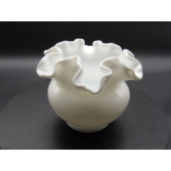 Vintage Glass Double Crimp Milk Glass Ruffled Rose Bowl Vase 5" W x 3 1/2" H - Picture 4 of 8